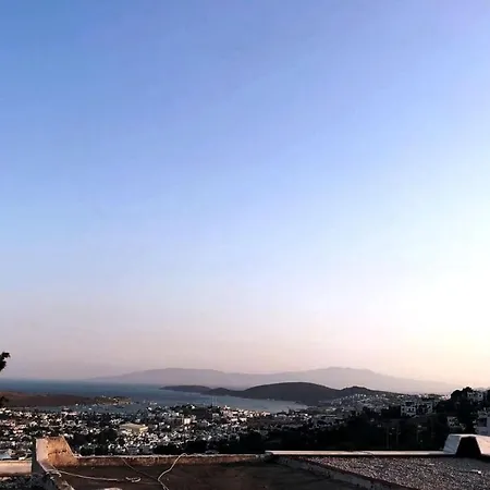 Bodrum Center With Sea View 3+1 & 2 Bathroom Vila Konacik